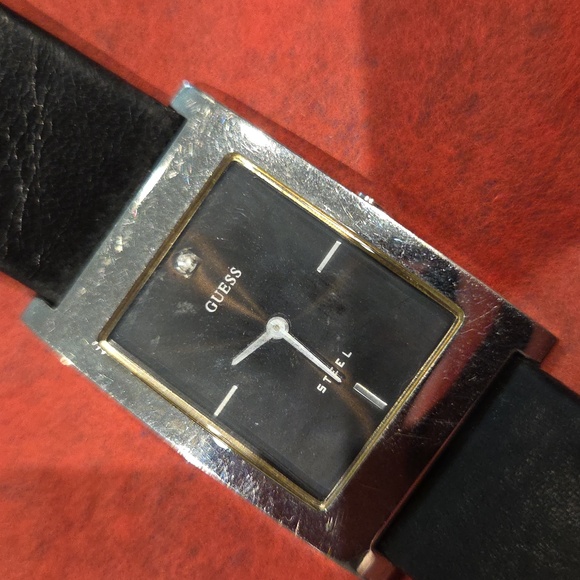 Watch Guess - Picture 3 of 3